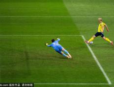 华体会体育首页-带不动！阿森纳利物浦两大神锋联手造良机 热刺小将失空门