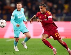 华体会体育首页-激战加时赛，第111分钟绝殺(shā)，罗马轰然倒下，惨遭淘汰，無(wú)緣(yuán)8强