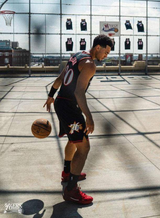 华体会体育网址-费城76人队发布2025/26赛季经典球衣