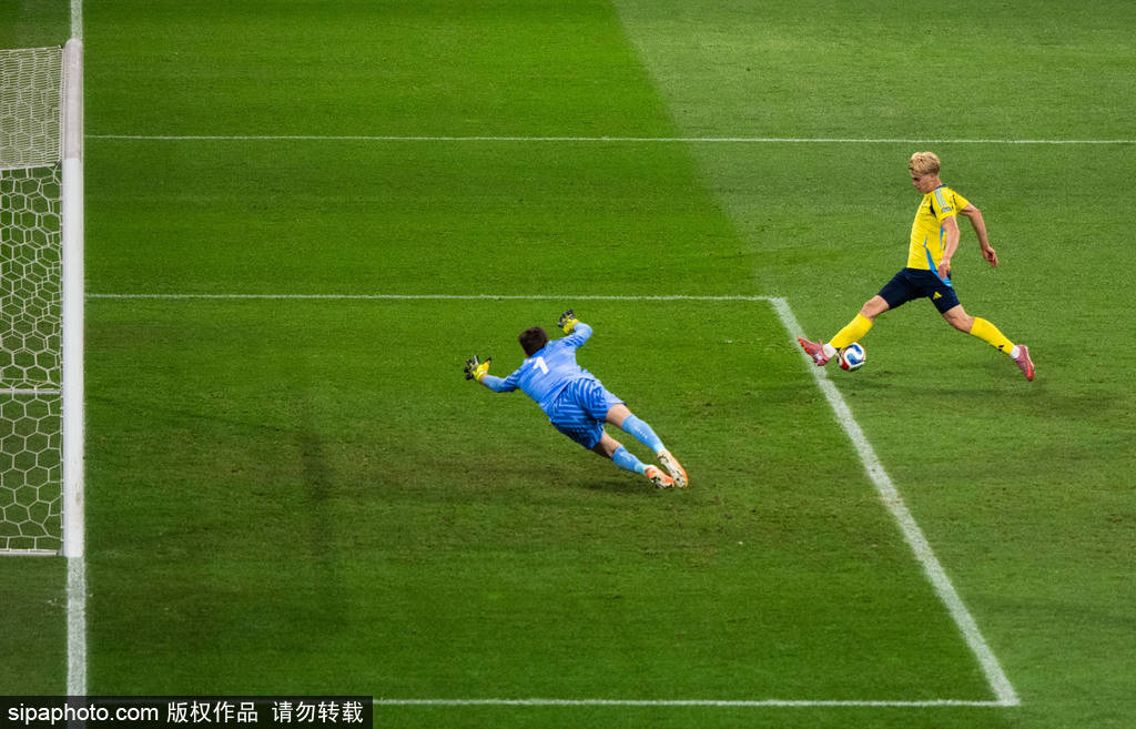 华体会体育首页-带不动！阿森纳利物浦两大神锋联手造良机 热刺小将失空门