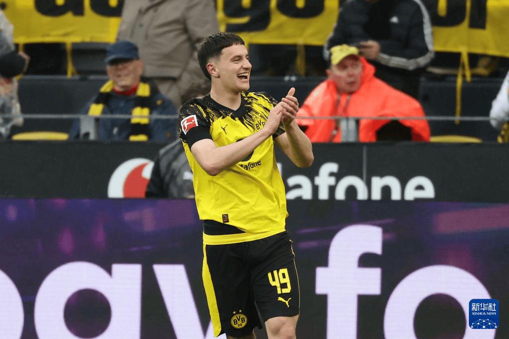 华体会体育下载-德甲(jiǎ)：多特蒙德胜奥格斯堡